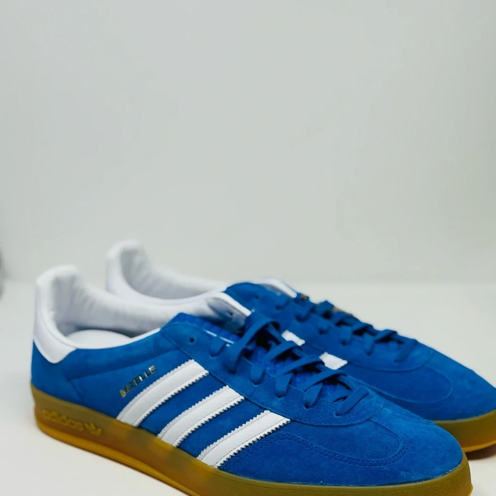 Adidas Gazelle Suede Men’s Size 11.5 Blue Bird Gum NEW IN BOX AUTHENTIC